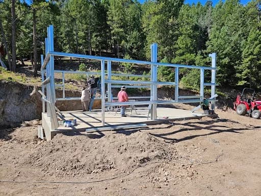 Personal-use steel garage building exterior